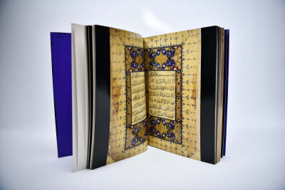 Divine Lines: The Pioneers of Islamic Calligraphy - 6